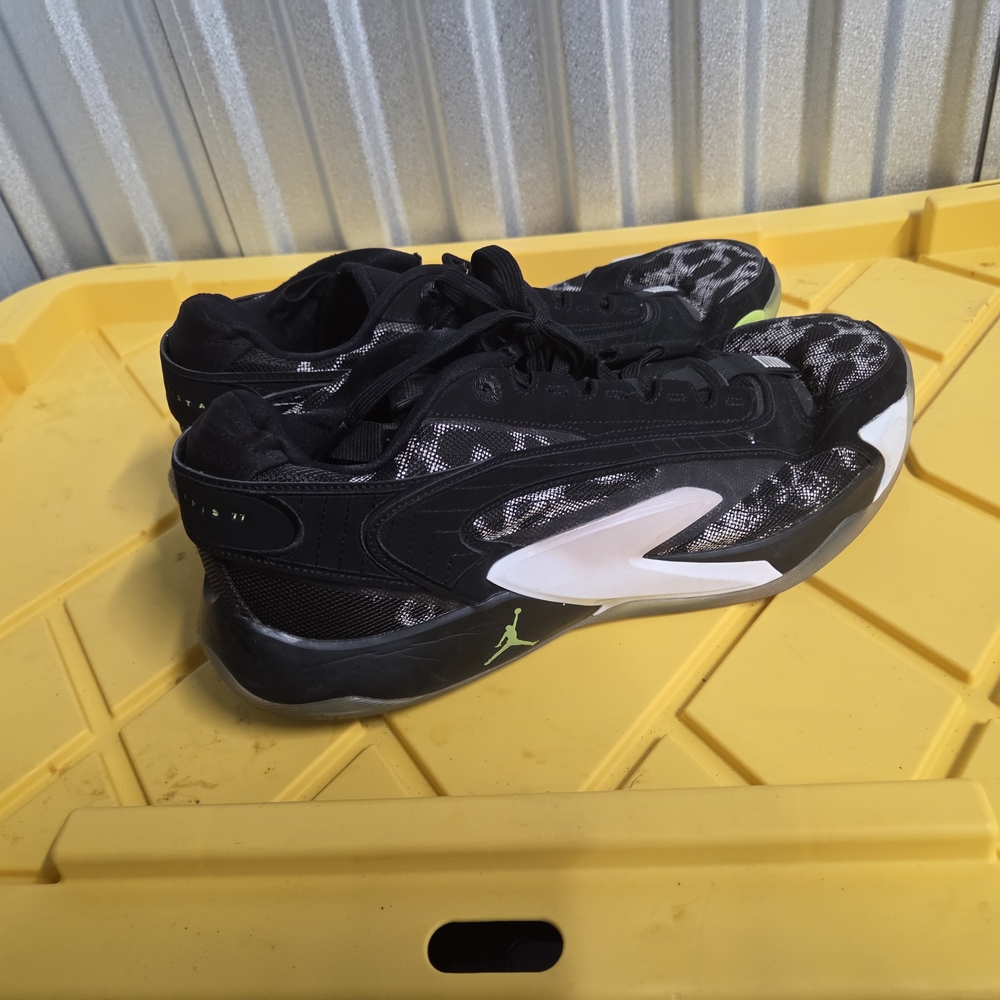 Jordan's Men Luka Size 14